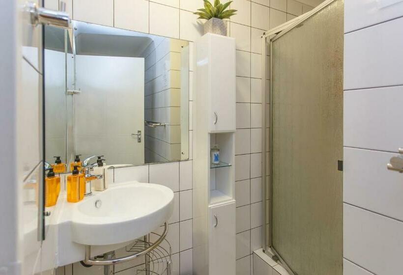 Люкс Повышенной Комфортности, Raw Karoo Guest House