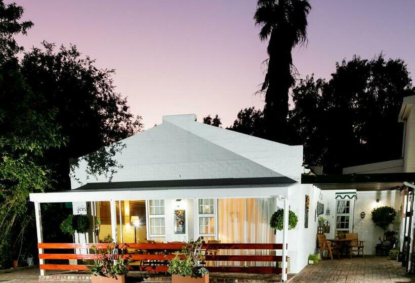 Люкс Повышенной Комфортности, Raw Karoo Guest House