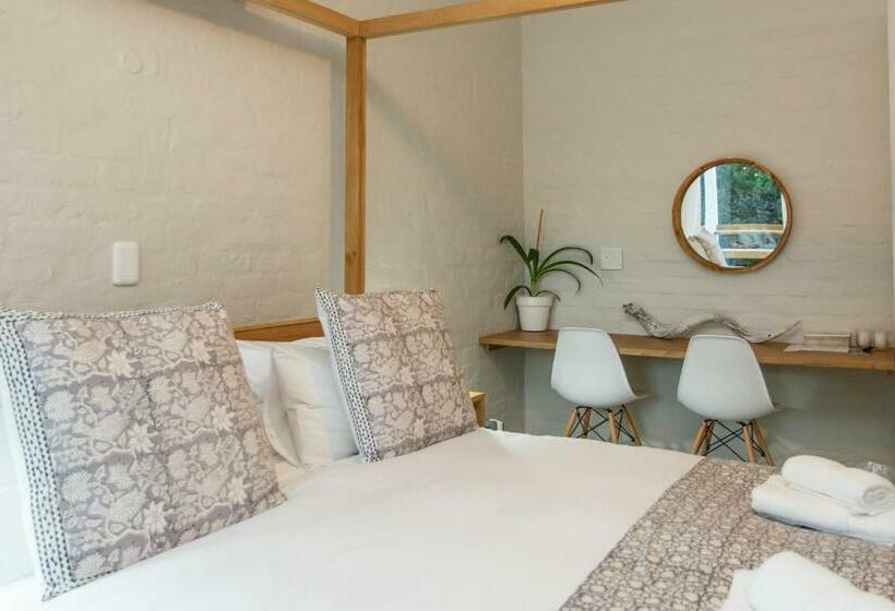 Номер Стандарт с Балконом, Raw Karoo Guest House