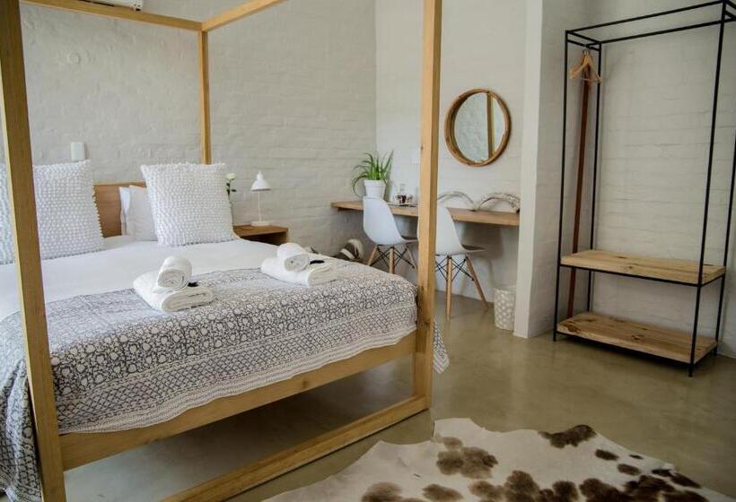 Номер Стандарт с Балконом, Raw Karoo Guest House