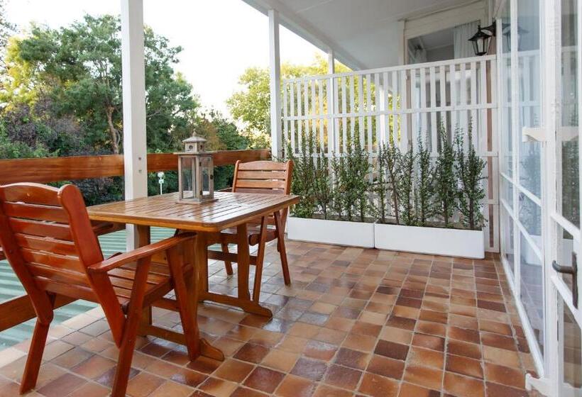 Семейный Номер, Raw Karoo Guest House