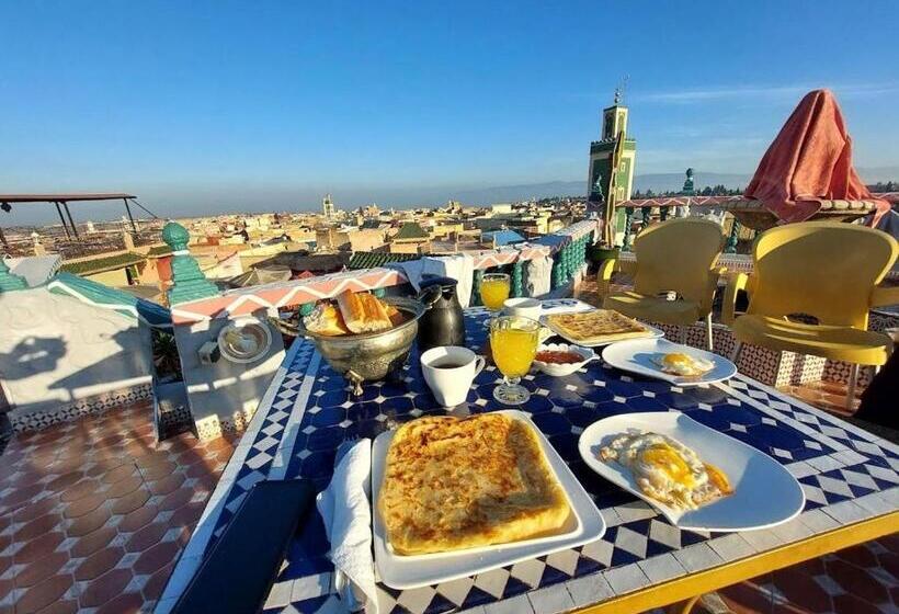 컴포트 트리플 룸, Riad Malak