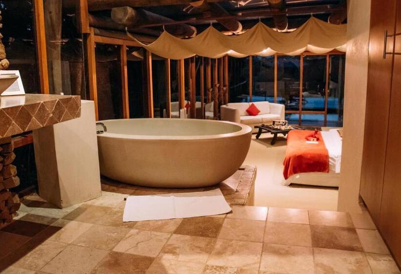 جناح ديلوكس سرير كينج, Trogon House And Forest Spa