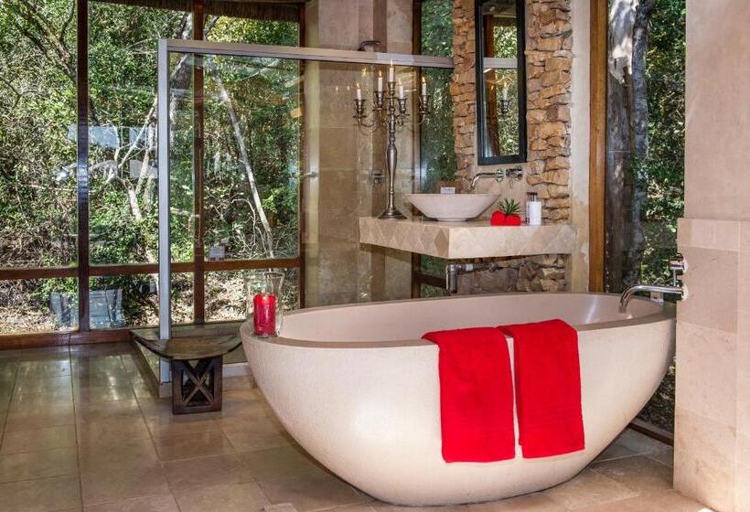 디럭스 스위트 킹 침대, Trogon House And Forest Spa