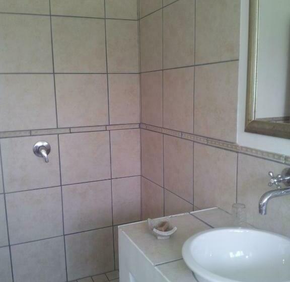 חדר סטנדרט עם מיטת קינג, Wheatlands Lodge