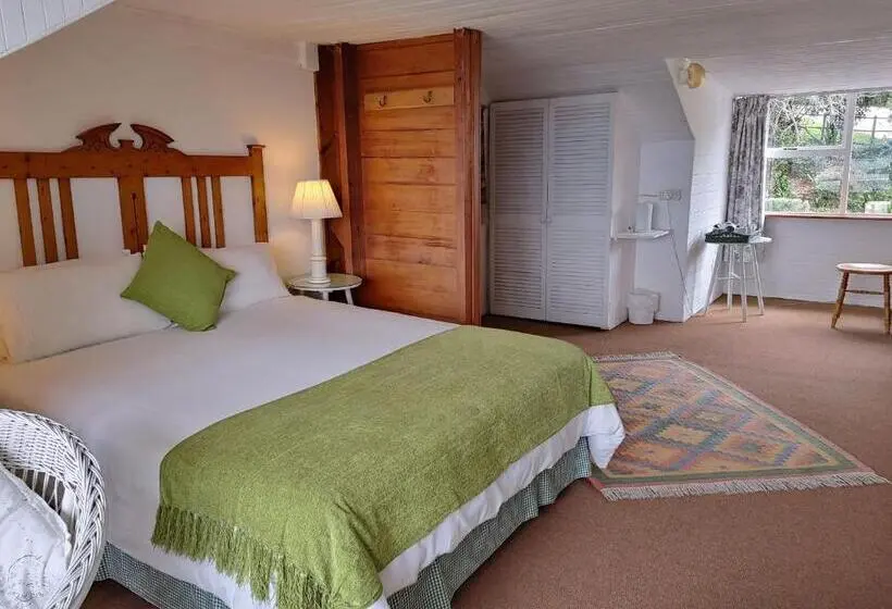 Standard Kolmen Hengen Huone, Yellowwood Lodge