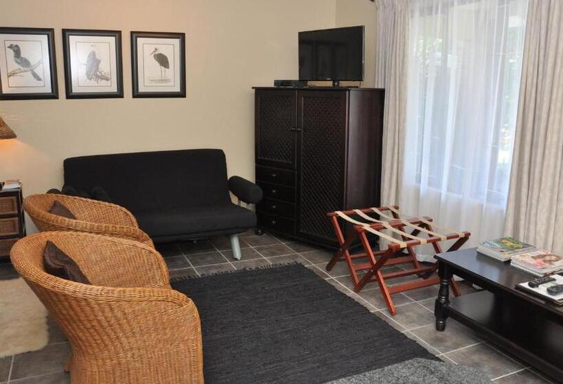 패밀리 룸, Birds Of Paradise B&b