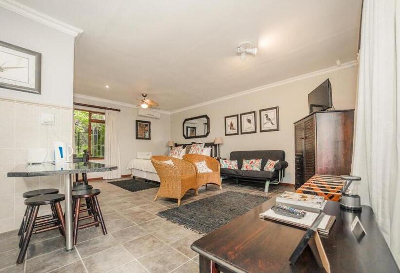 패밀리 룸, Birds Of Paradise B&b