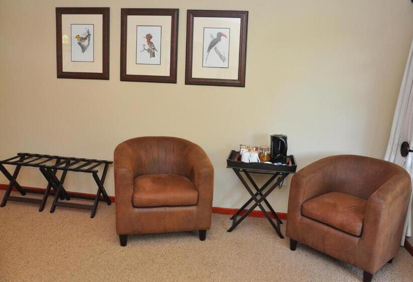 غرفة قياسية مزوَّدة بشُرفة, Birds Of Paradise B&b