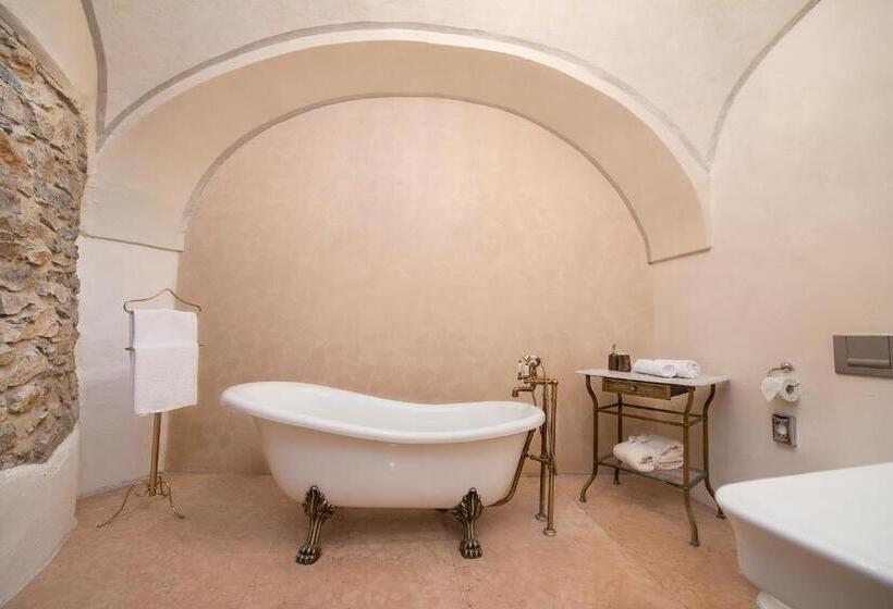 סוויטה, Chateau Grandcastle