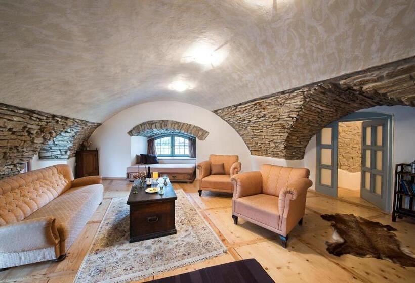 스위트, Chateau Grandcastle
