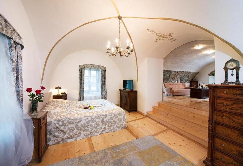 סוויטה, Chateau Grandcastle