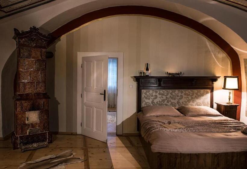 סוויטה, Chateau Grandcastle