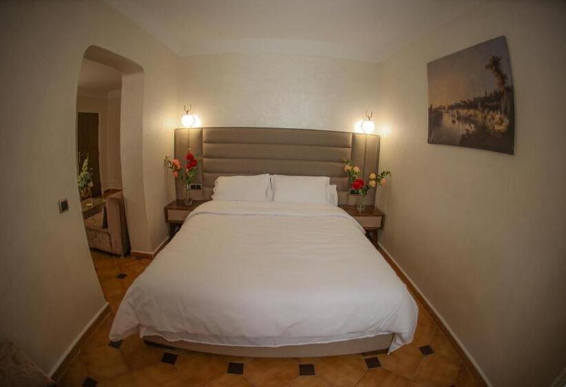 سوییت خانوادگی, Hôtel Des Lilas