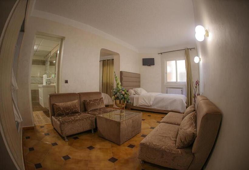 سوییت خانوادگی, Hôtel Des Lilas