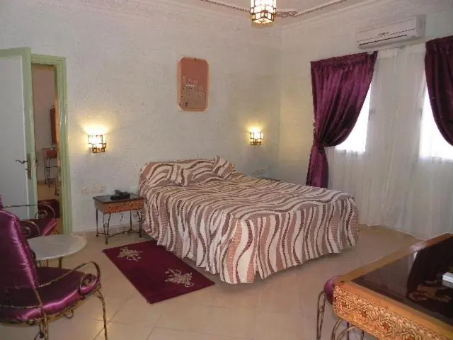 اتاق استاندارد یک نفره, Kasbat Aferdou
