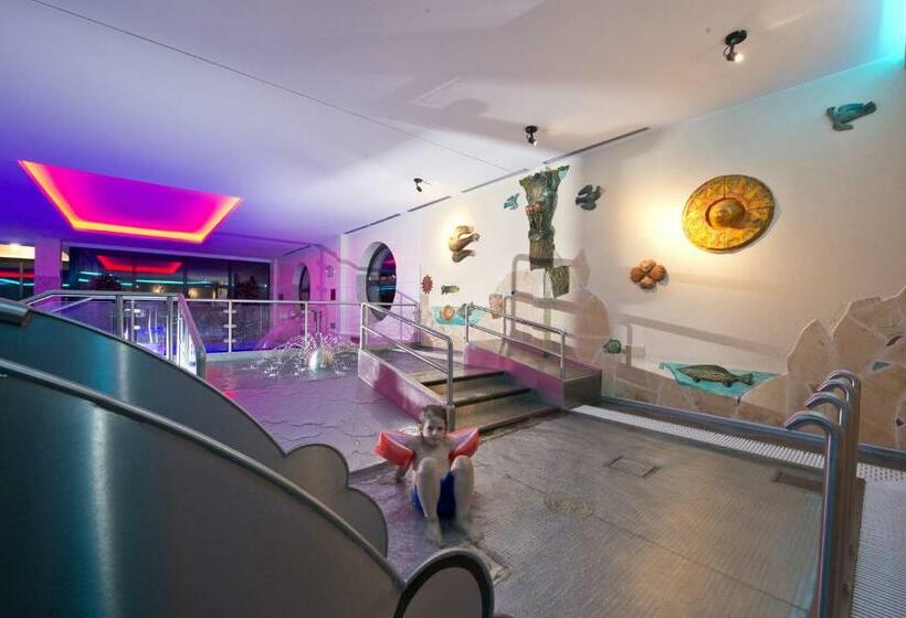 标准单人间, Sorea Urán