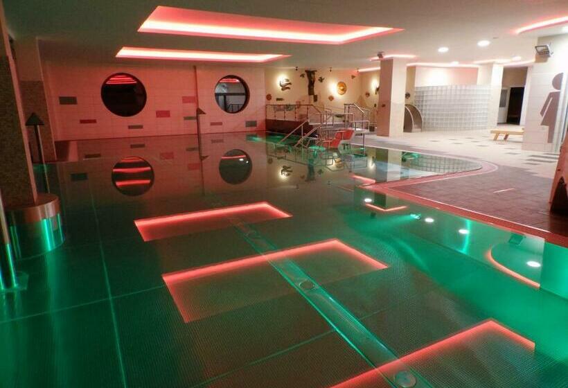 标准单人间, Sorea Urán