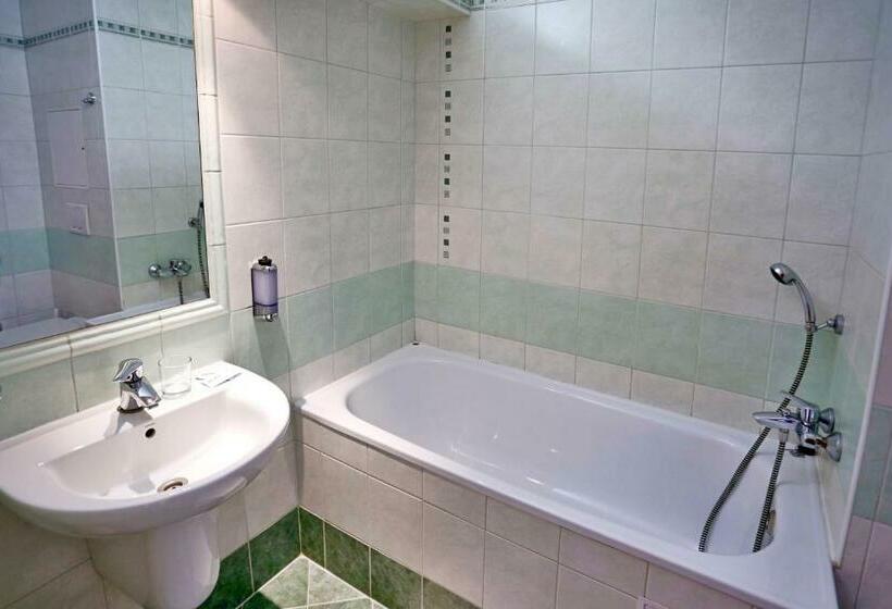 标准间, Sorea Urán