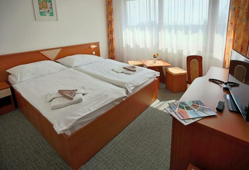 标准间, Sorea Urán