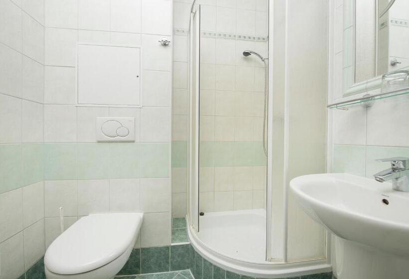 标准间, Sorea Urán