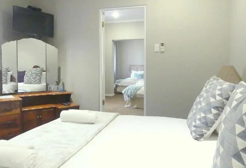 Perhehuone, The Kraal Addo Guesthouse