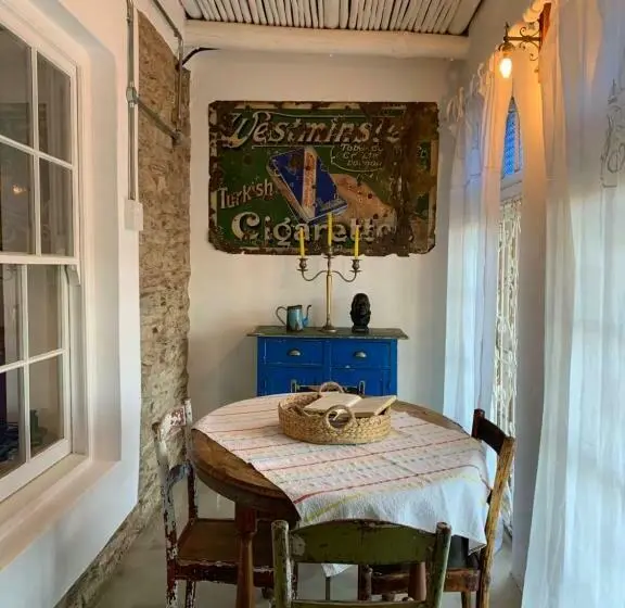 スイート, The Karoo Moon Motel