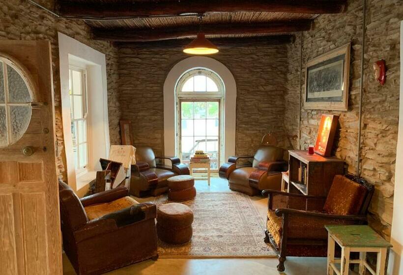 סוויטה, The Karoo Moon Motel