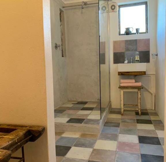 סוויטה, The Karoo Moon Motel