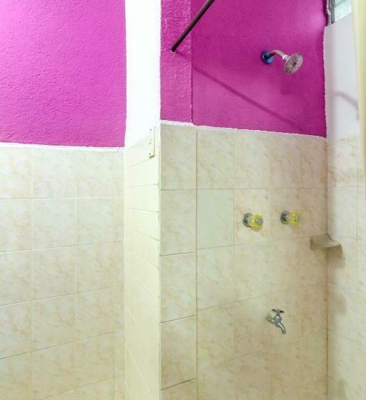 חדר סטנדרט לשלושה, Aventura