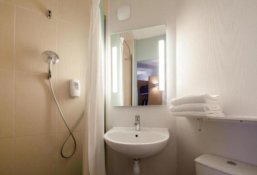 חדר סטנדרט לארבעה, B&b Hotel Paris Nord Villepinte