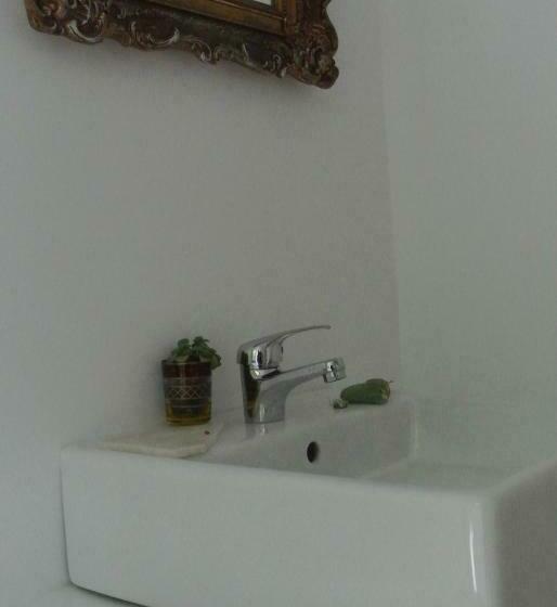 جناح مطل على البحر, Casas Do Contrabando