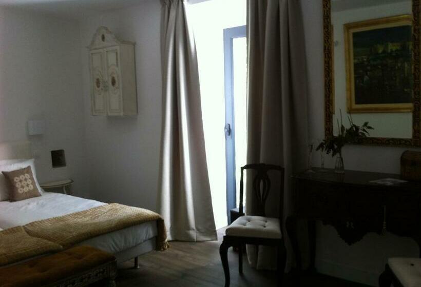 جناح مطل على البحر, Casas Do Contrabando