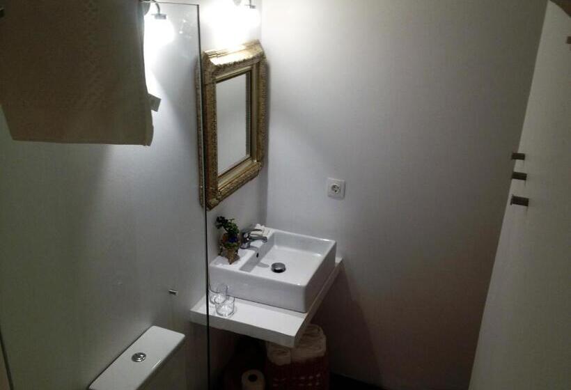 جناح مطل على البحر, Casas Do Contrabando