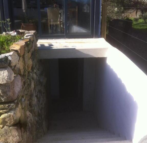 جناح ديلوكس, Casas Do Contrabando