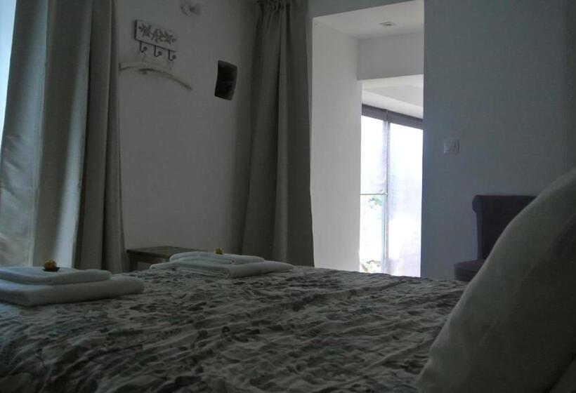 جناح ديلوكس, Casas Do Contrabando