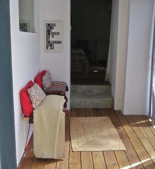 جناح ديلوكس, Casas Do Contrabando