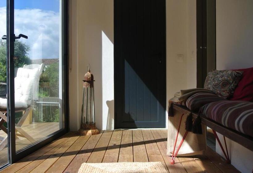 جناح ديلوكس, Casas Do Contrabando