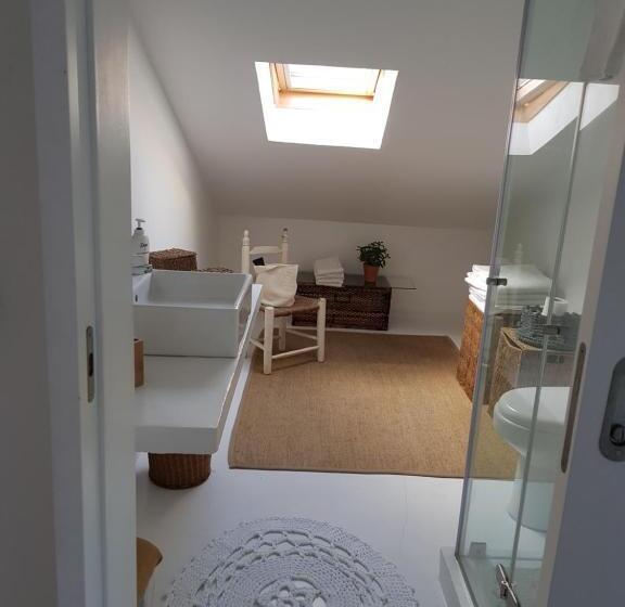 غرفة عائلية, Casas Do Contrabando