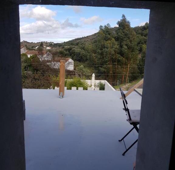 غرفة عائلية, Casas Do Contrabando