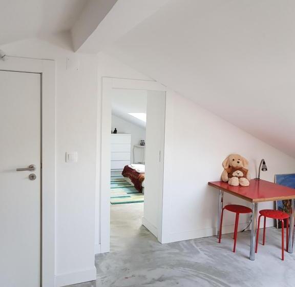 غرفة عائلية, Casas Do Contrabando