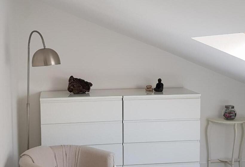 غرفة عائلية, Casas Do Contrabando