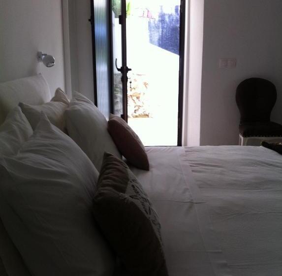 جناح مطل على البحر, Casas Do Contrabando