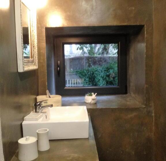 جناح مطل على البحر, Casas Do Contrabando