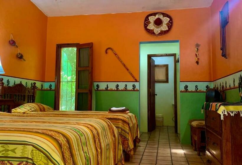 חדר סטנדרט לשלושה, Gardenhotel Macan Ché B&b