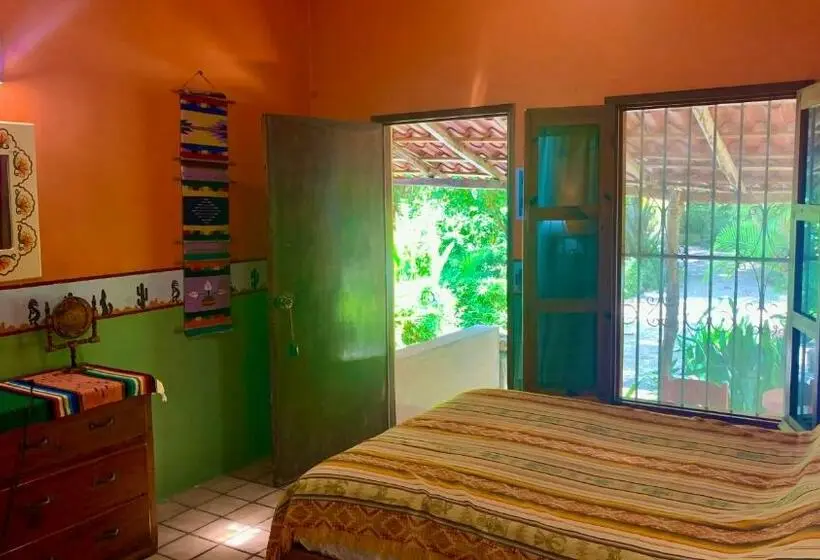 スタンダードトリプルルーム, Gardenhotel Macan Ché B&b