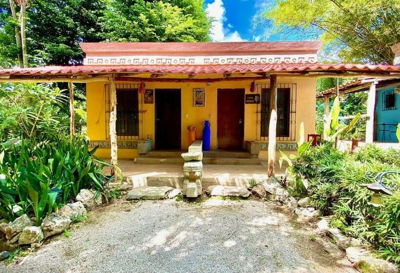 חדר סטנדרט לשלושה, Gardenhotel Macan Ché B&b