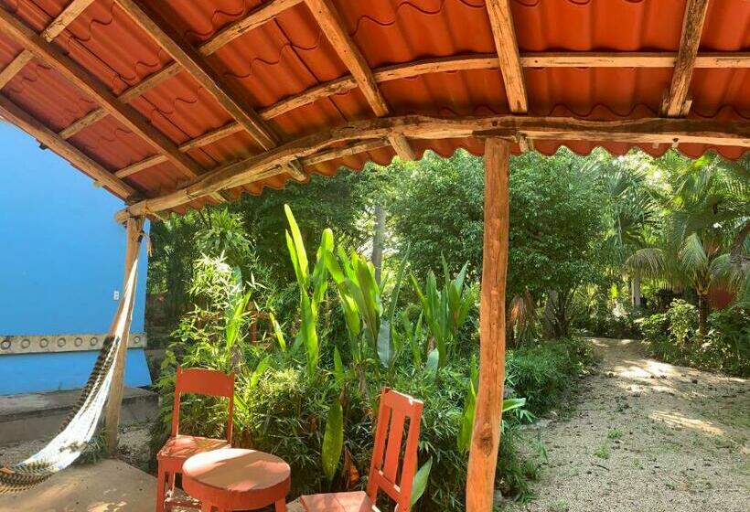 חדר סטנדרט לשלושה, Gardenhotel Macan Ché B&b