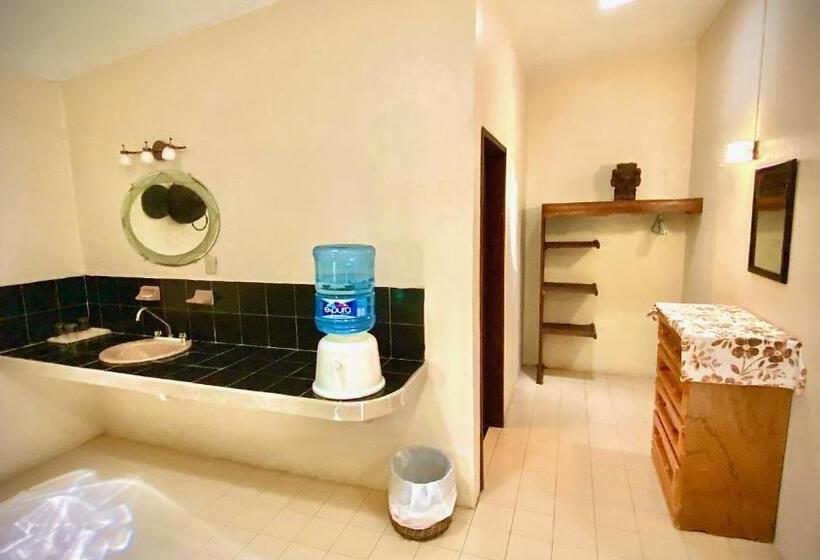 四人标准间, Gardenhotel Macan Ché B&b