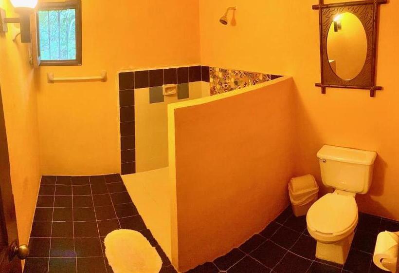 חדר סטנדרט לארבעה, Gardenhotel Macan Ché B&b